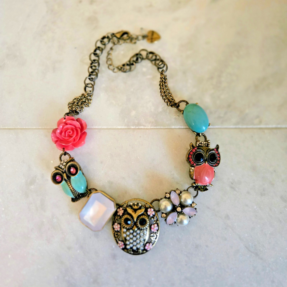 Vintage Betsey Johnson owl necklace with pearls crystals rose Bronze signed - Picture 8 of 13